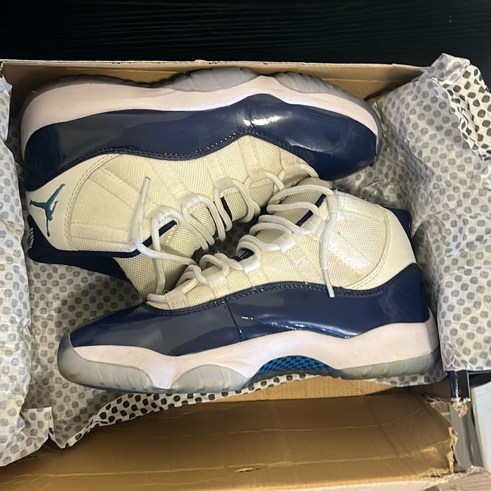 Jordan 11 Retro “win like ‘82” size 8